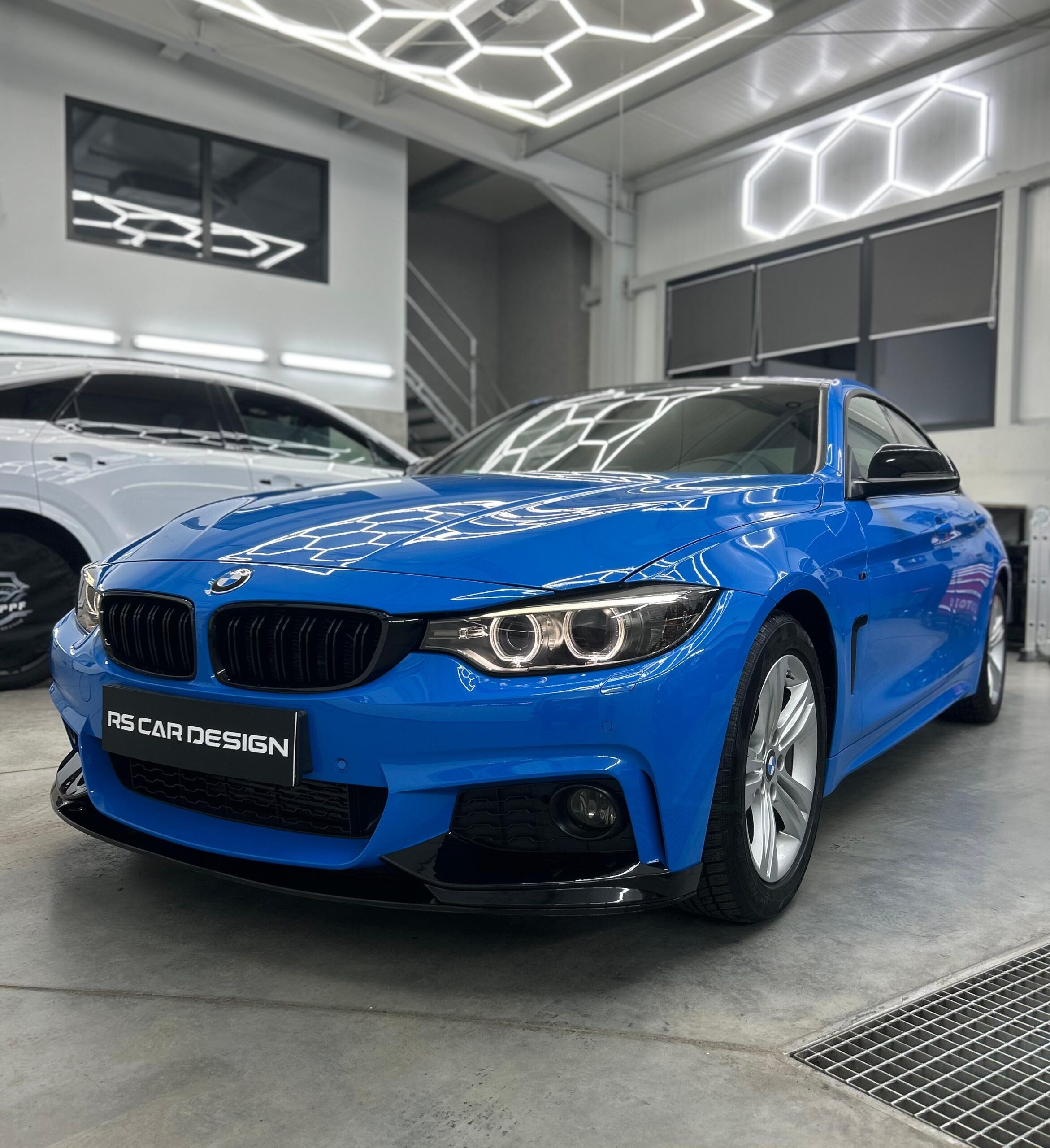 Zmiana koloru: BMW 4