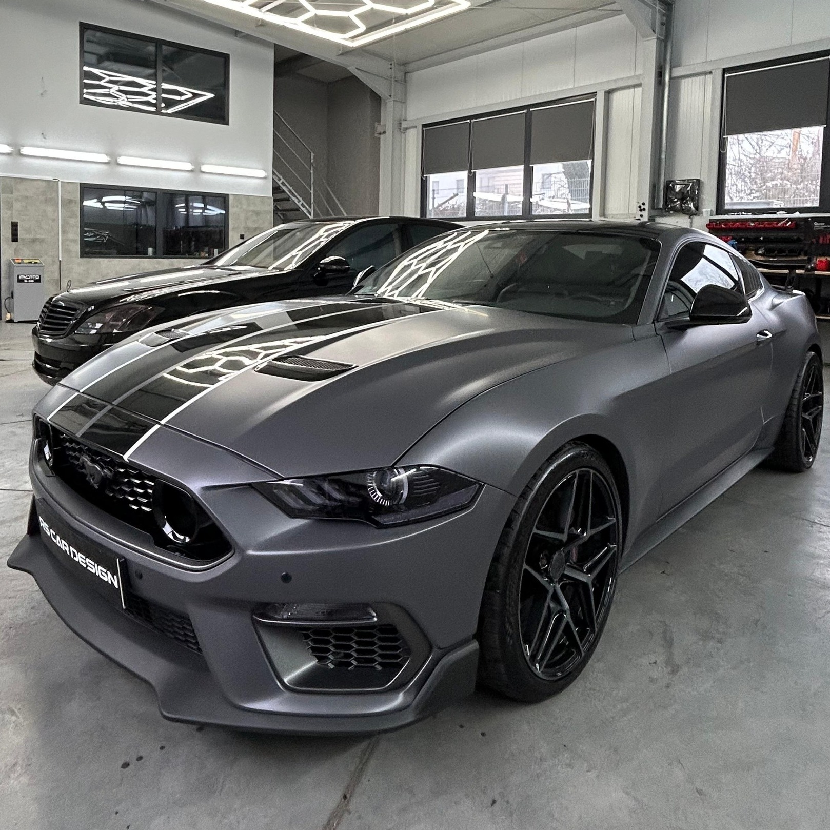 Zmiana koloru: Mustang Mach 1